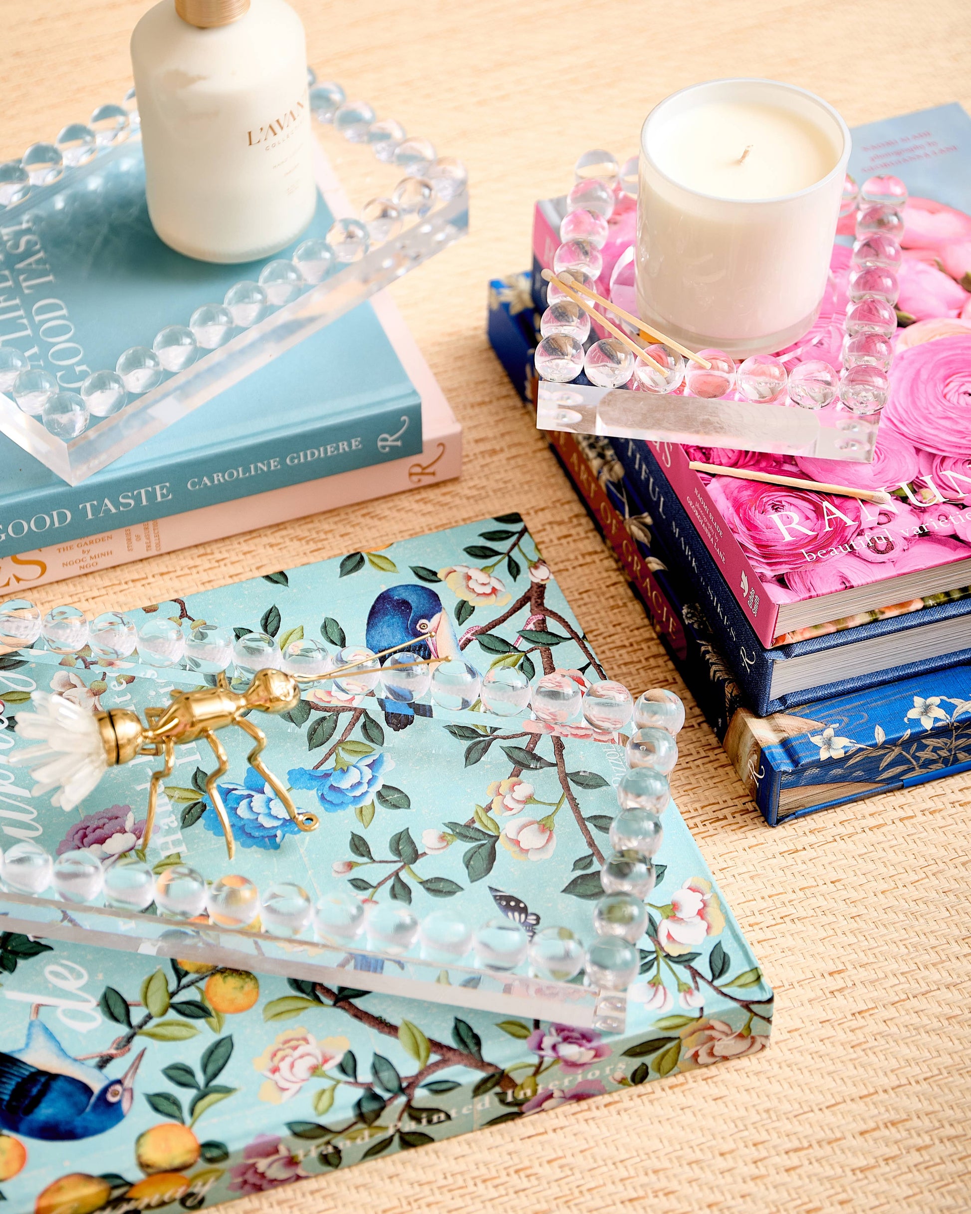 Medium Bubble Lucite Tray