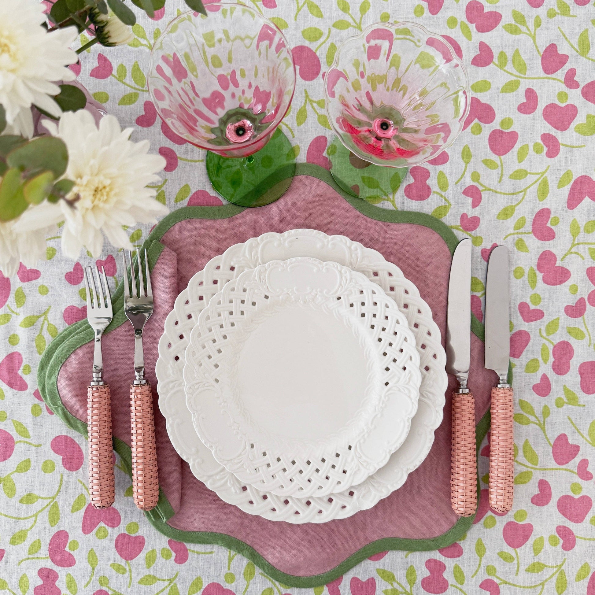 Daisy pink linen placemat