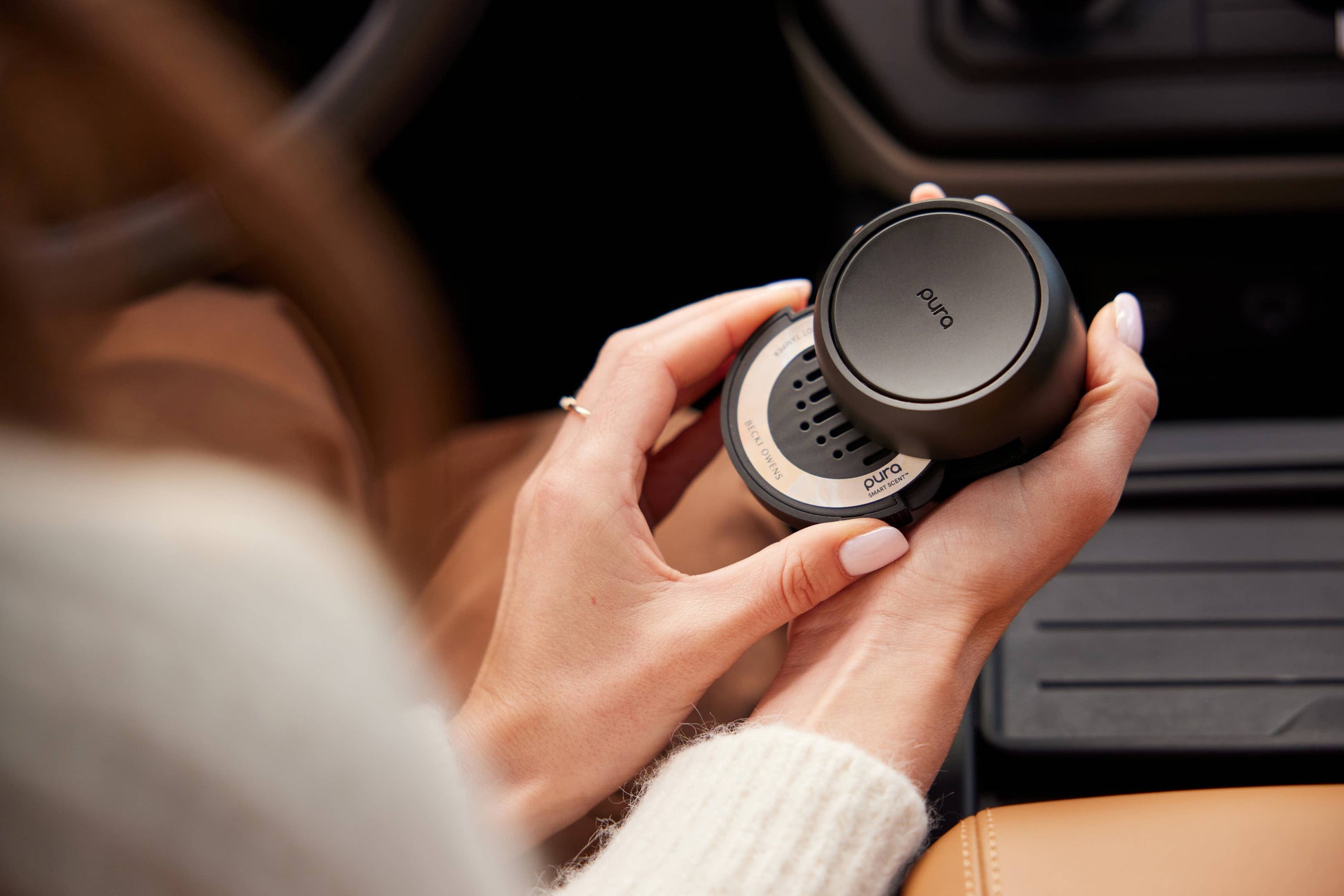 Pura Car™ Smart Fragrance Diffuser