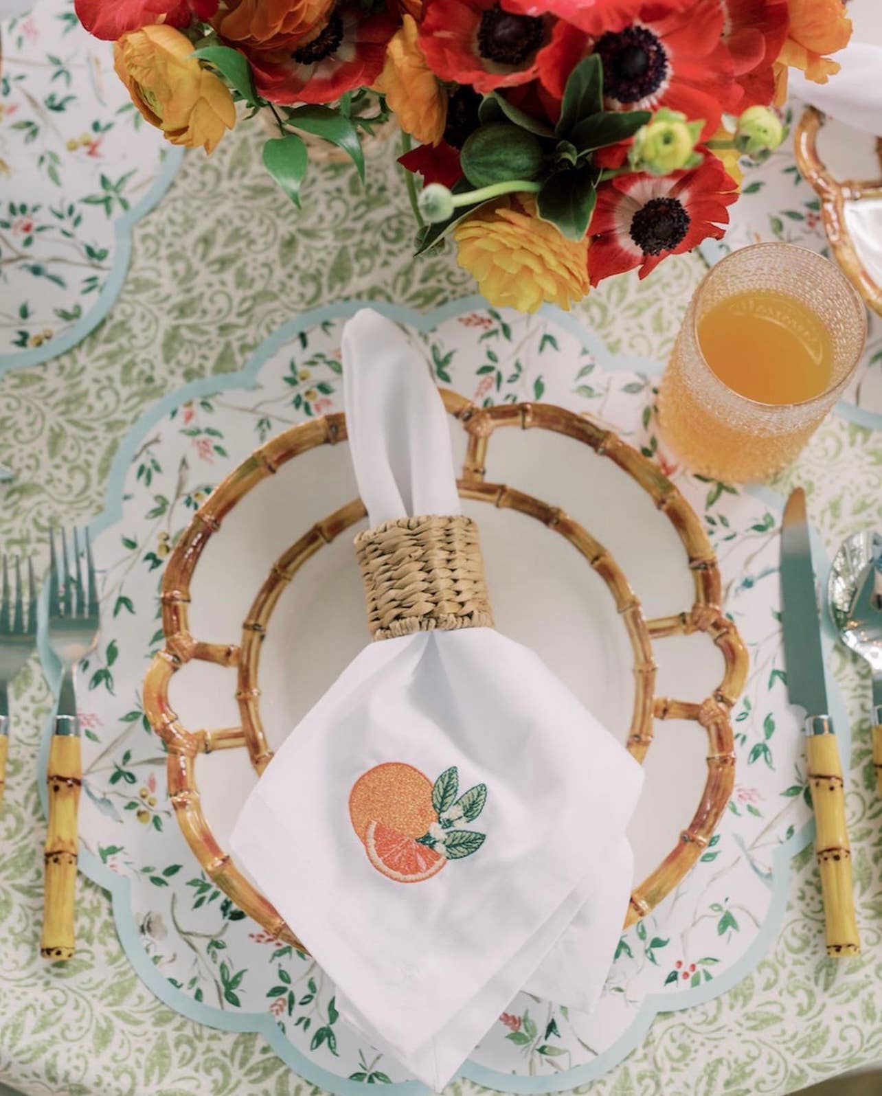 Lila Chinoiserie Scalloped Paper Placemats | Set of 24